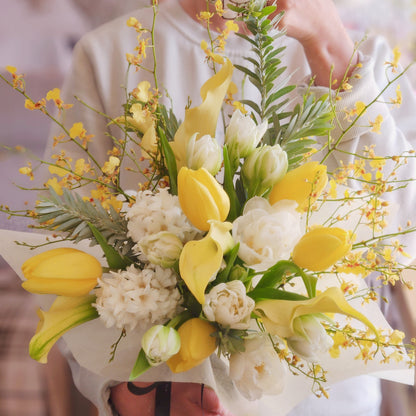Seasonal fresh flowers