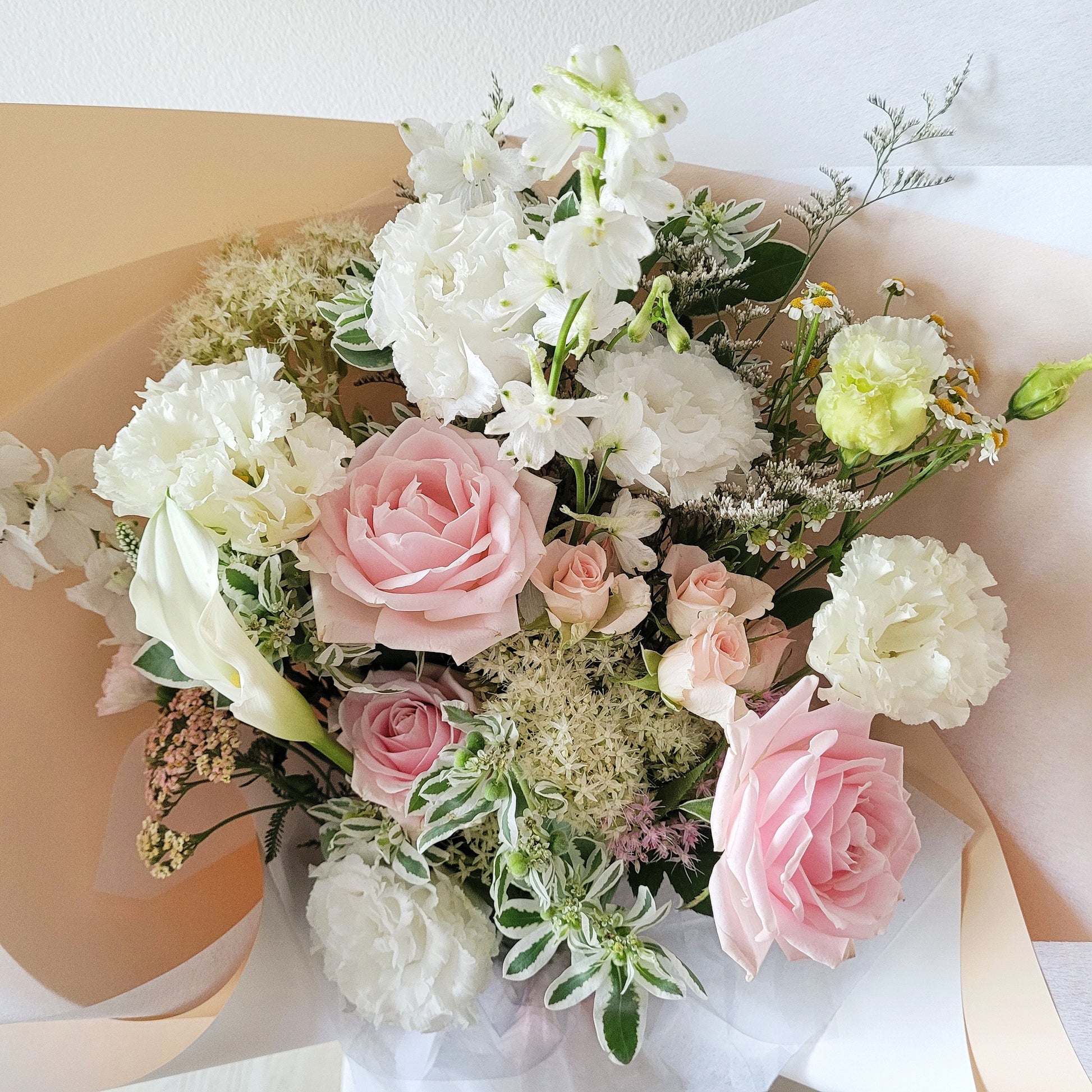 pink flowers with roses, stock,  lisianthus ,chamomile
